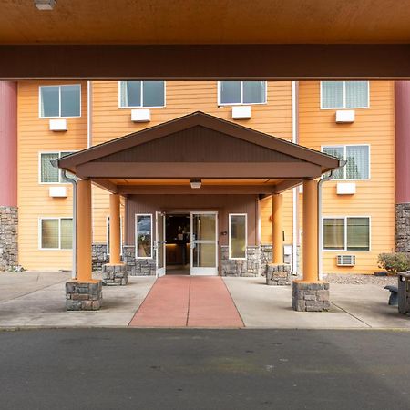 Palace Inn & Suites Lincoln City Exterior photo